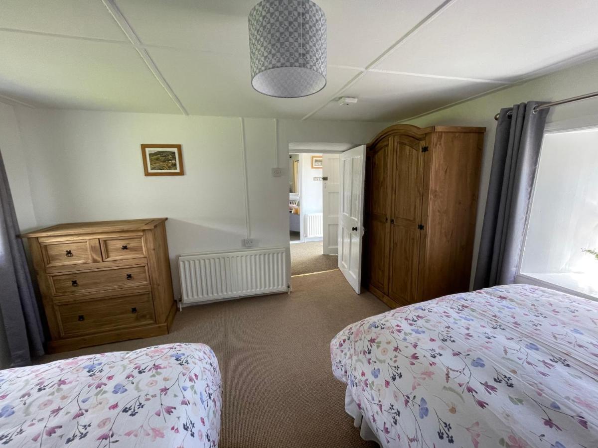 Anne'S Thatched Cottage Kilcar エクステリア 写真